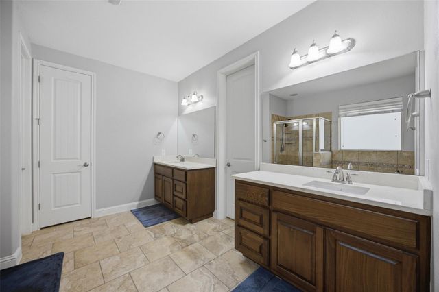 1016 Winding Way DR, Georgetown, TX 78628