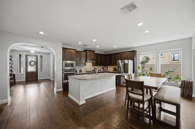 1016 Winding Way DR, Georgetown, TX 78628