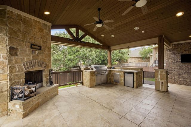 1016 Winding Way DR, Georgetown, TX 78628