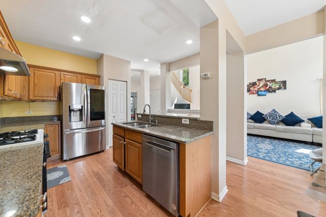 122 BAY Drive, Itasca, IL 60143