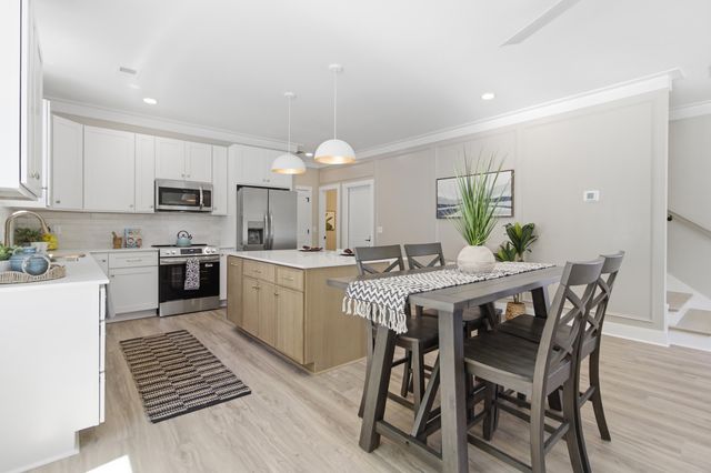 1924 Redwood Street, North Charleston, SC 29405