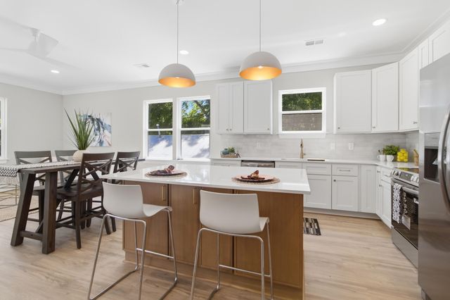 1924 Redwood Street, North Charleston, SC 29405
