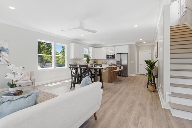 1924 Redwood Street, North Charleston, SC 29405