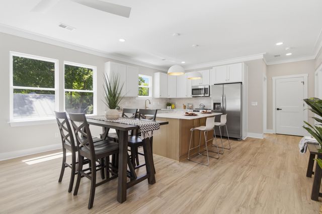 1924 Redwood Street, North Charleston, SC 29405