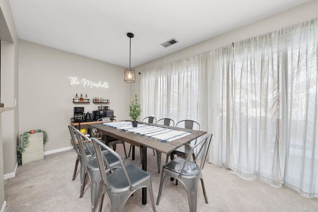 1502 7 Pines Road C2, Schaumburg, IL 60193