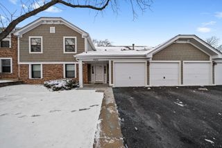 1502 7 Pines Road C2, Schaumburg, IL 60193