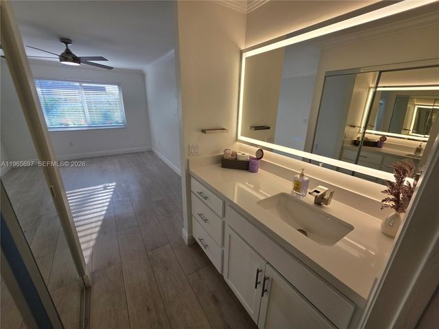 13950 Oaklawn Pl, Davie, FL 33325