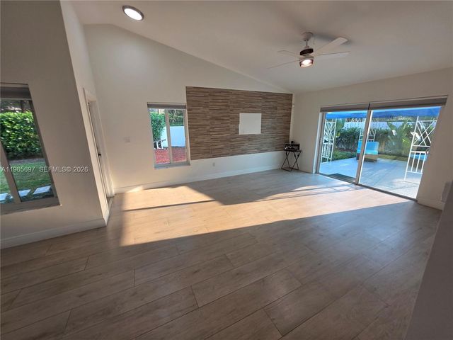 13950 Oaklawn Pl, Davie, FL 33325