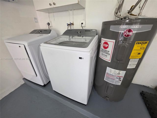 13950 Oaklawn Pl, Davie, FL 33325