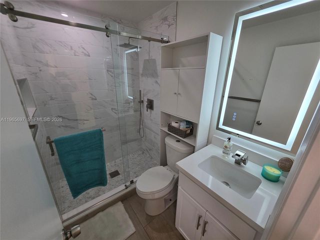 13950 Oaklawn Pl, Davie, FL 33325