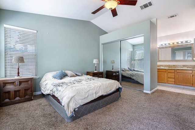 7649 N Baird Avenue, Fresno, CA 93720