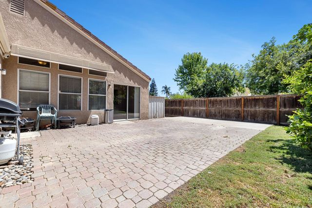 7649 N Baird Avenue, Fresno, CA 93720