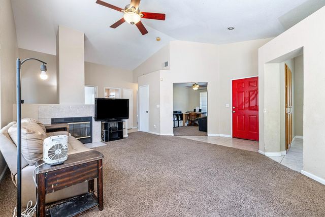 7649 N Baird Avenue, Fresno, CA 93720