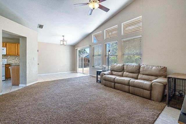 7649 N Baird Avenue, Fresno, CA 93720