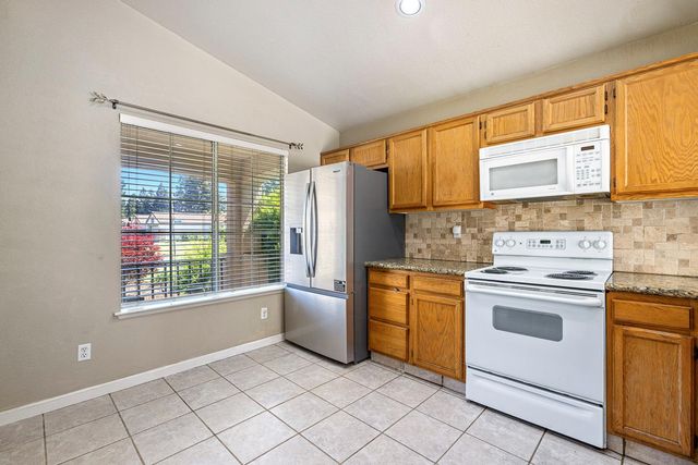 7649 N Baird Avenue, Fresno, CA 93720