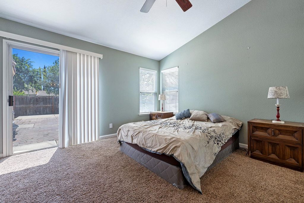 Image 17 of property listing at 7649 N Baird Avenue, Fresno, CA 93720