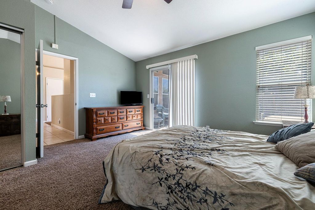 Image 20 of property listing at 7649 N Baird Avenue, Fresno, CA 93720