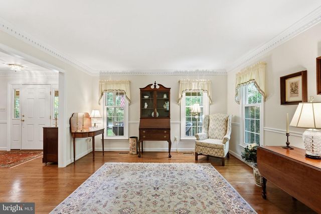 7115 CHESTERFIELD DR, Warrenton, VA 20187