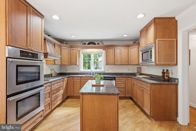 7115 CHESTERFIELD DR, Warrenton, VA 20187