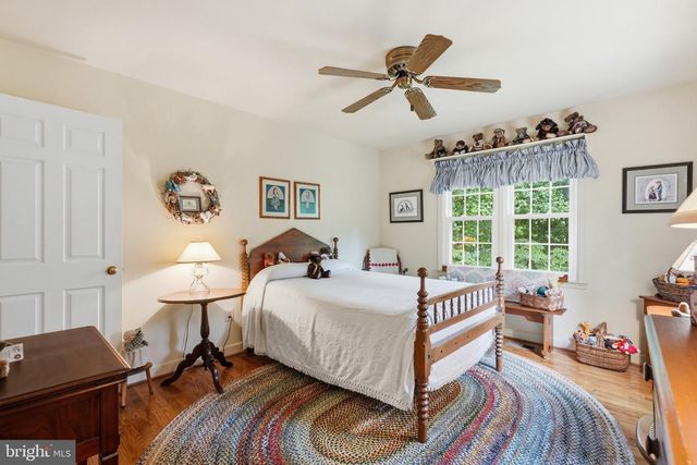 7115 CHESTERFIELD DR, Warrenton, VA 20187