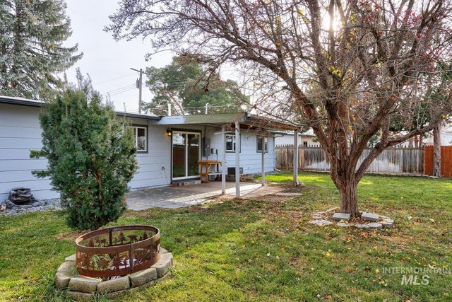 1203 S Beechwood Dr, Boise, ID 83709