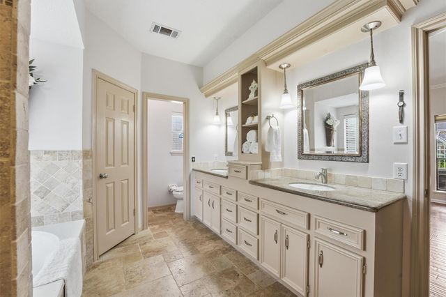 5615 Lone Cedar Drive, Kingwood, TX 77345