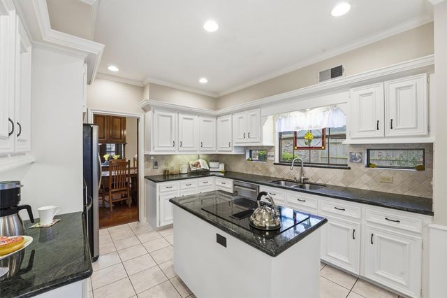 5615 Lone Cedar Drive, Kingwood, TX 77345