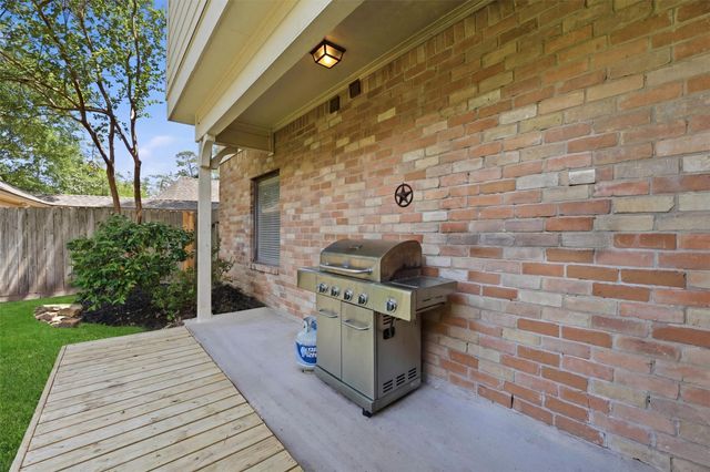 5615 Lone Cedar Drive, Kingwood, TX 77345