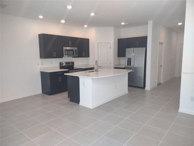 34202 POLACCA LANE, Wesley Chapel, FL 33543