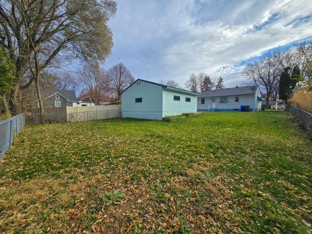 1591 Old Hudson Road, Saint Paul, MN 55106