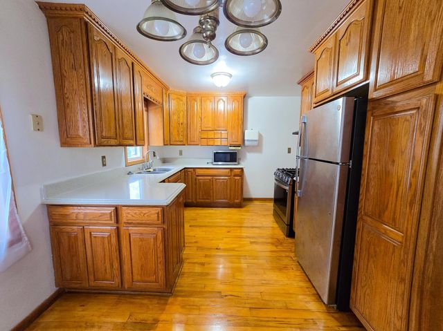 1591 Old Hudson Road, Saint Paul, MN 55106