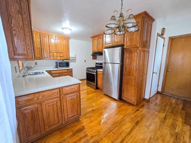 1591 Old Hudson Road, Saint Paul, MN 55106