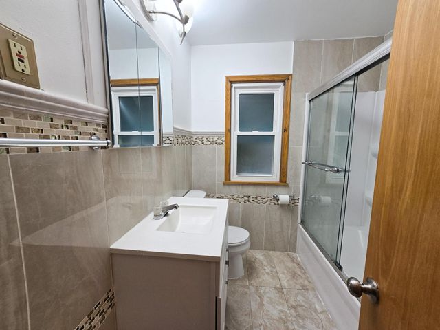 1591 Old Hudson Road, Saint Paul, MN 55106