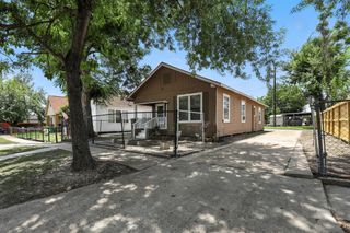 1305 Pine Street, Baytown, TX 77520