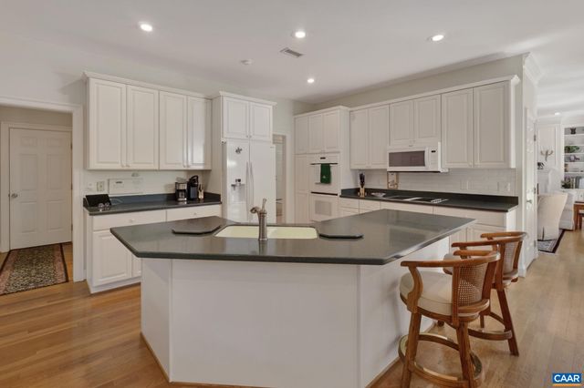 3225 PRESTWICK PL, Keswick, VA 22947