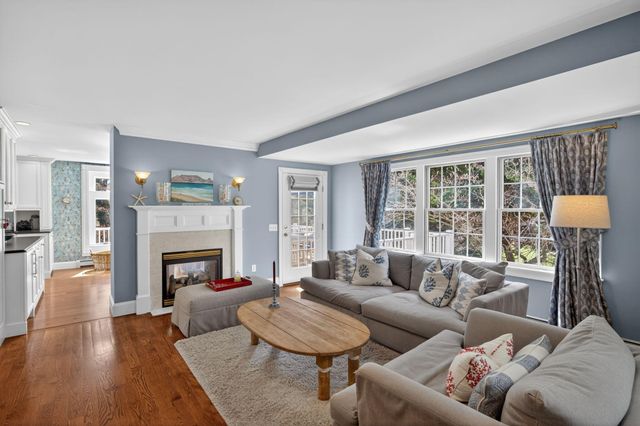 9 Beachway Road, East Sandwich, MA 02537