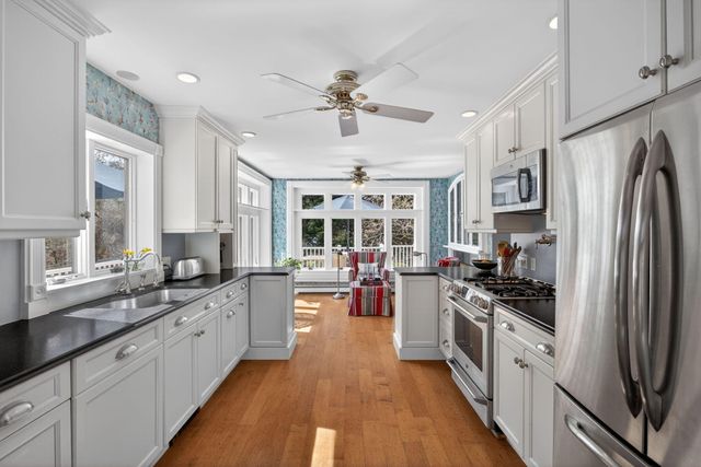 9 Beachway Road, East Sandwich, MA 02537