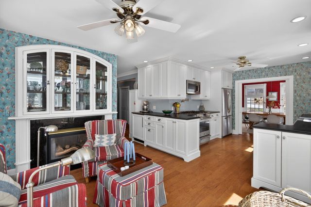 9 Beachway Road, East Sandwich, MA 02537