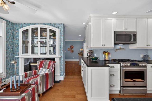 9 Beachway Road, East Sandwich, MA 02537