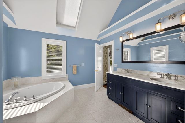 9 Beachway Road, East Sandwich, MA 02537
