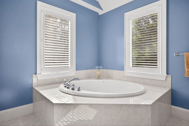 9 Beachway Road, East Sandwich, MA 02537