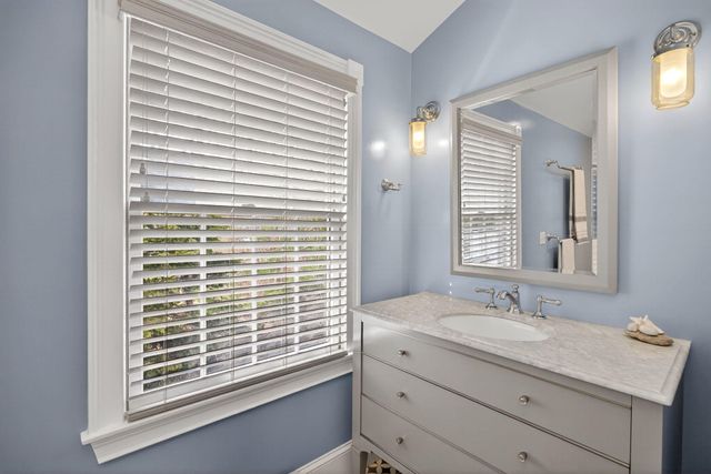 9 Beachway Road, East Sandwich, MA 02537