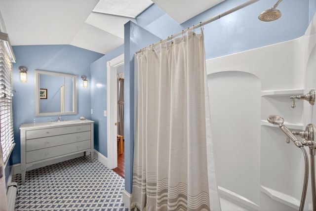 9 Beachway Road, East Sandwich, MA 02537