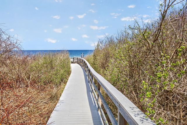 9 Beachway Road, East Sandwich, MA 02537