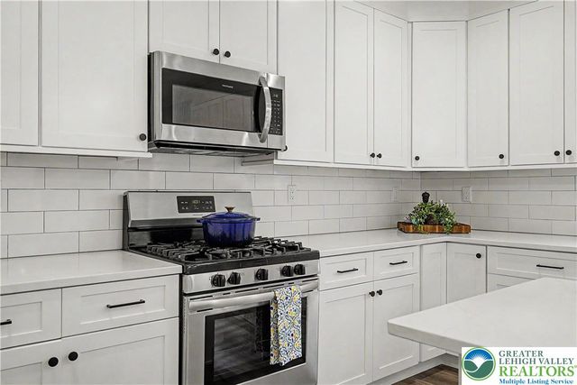 430 Freedom Court, Forks Twp, PA 18040