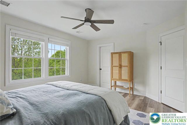 430 Freedom Court, Forks Twp, PA 18040