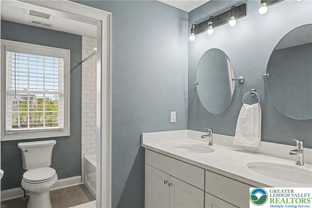 430 Freedom Court, Forks Twp, PA 18040