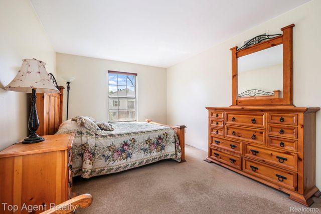 24755 Meadow Lane, Harrison Charter Township, MI 48045