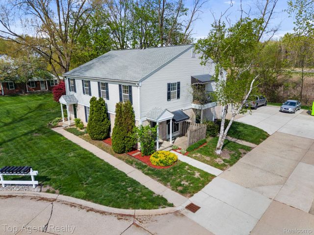 24755 Meadow Lane, Harrison Charter Township, MI 48045