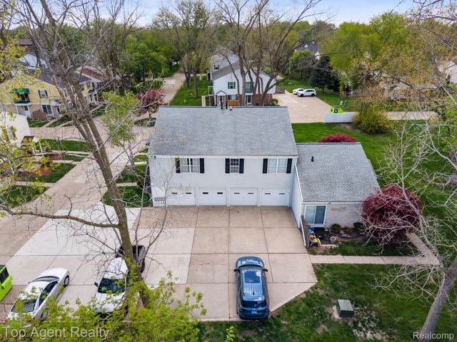 24755 Meadow Lane, Harrison Charter Township, MI 48045